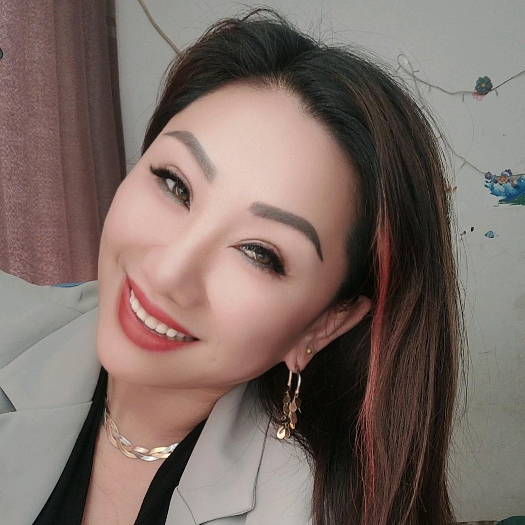 王霞，888等个不离不弃的人