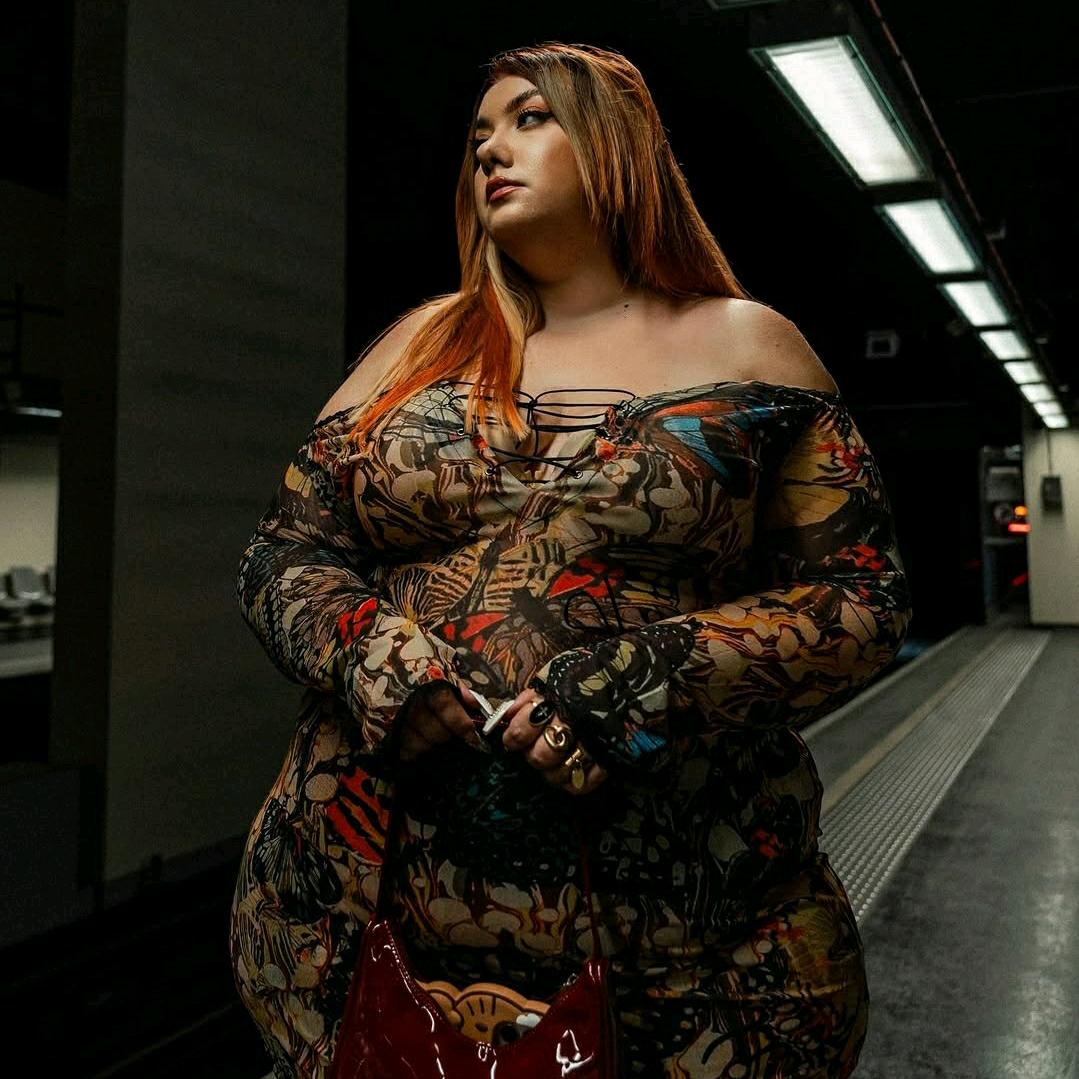 𝑳𝒊𝒔𝒕𝒆𝒏𝒊𝒏𝒈