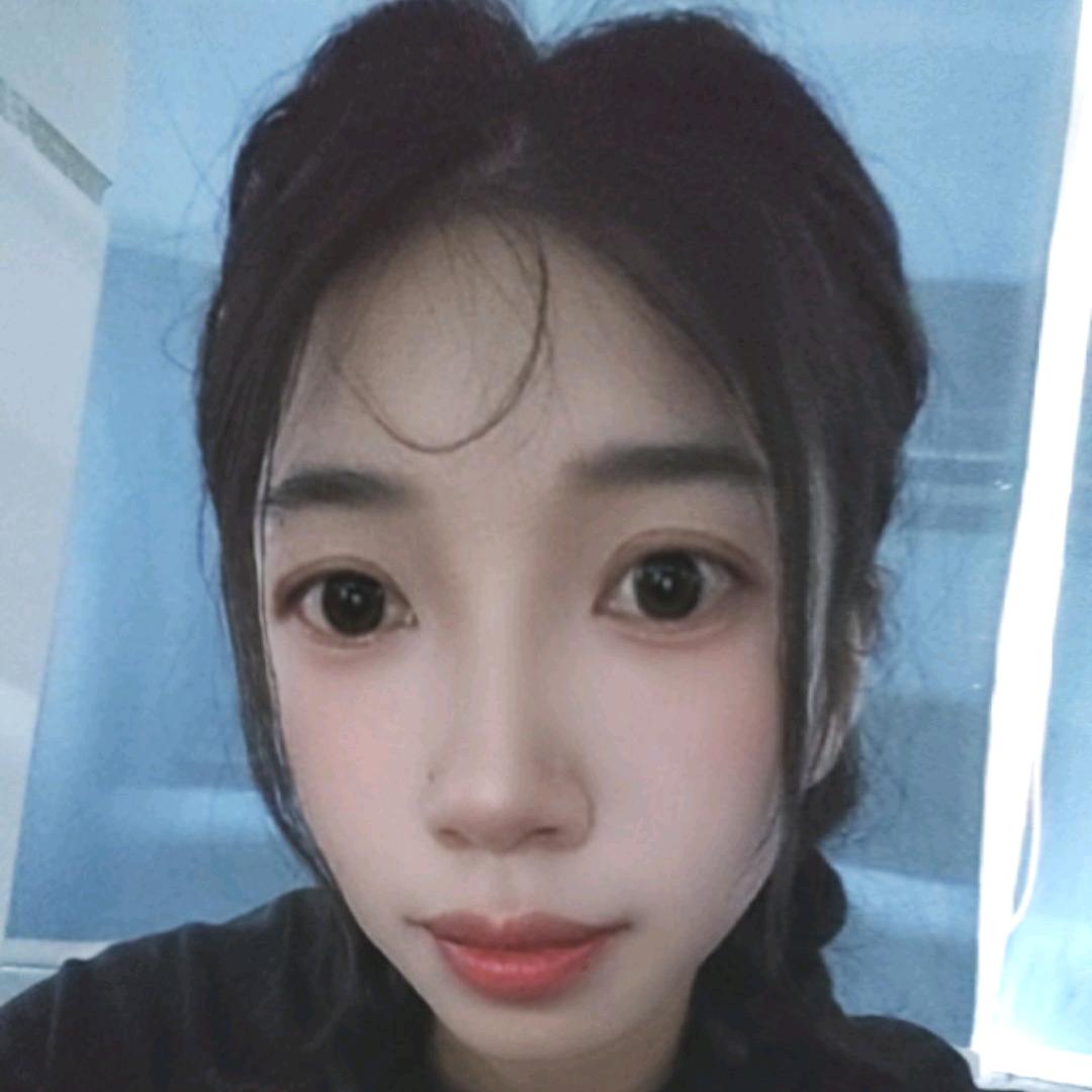 💧土坡上的狗尾草🌿