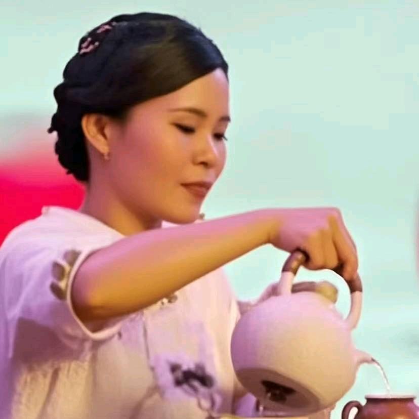 桥头河茶店卢艺