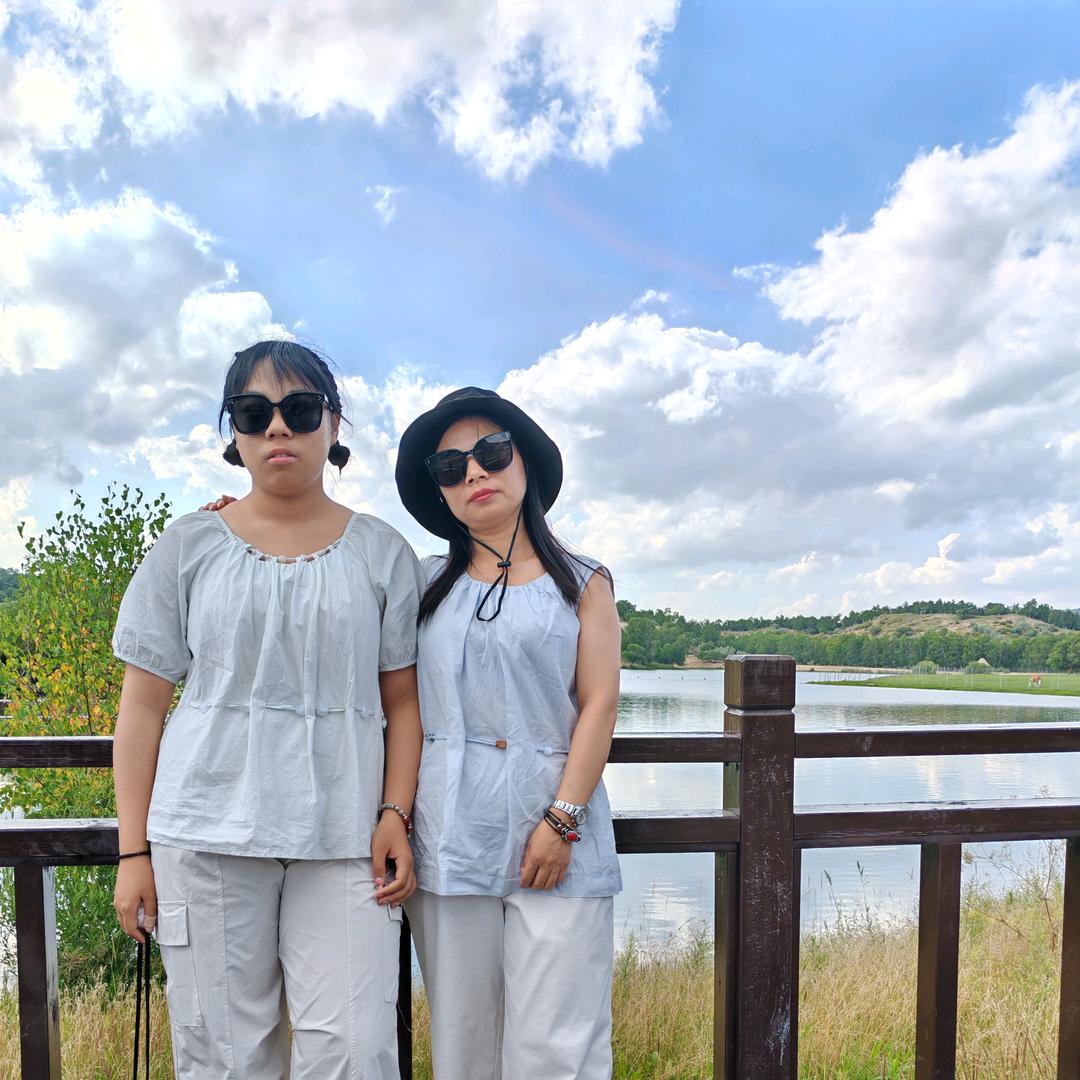 ㄣ流年衬着了谁的笑容