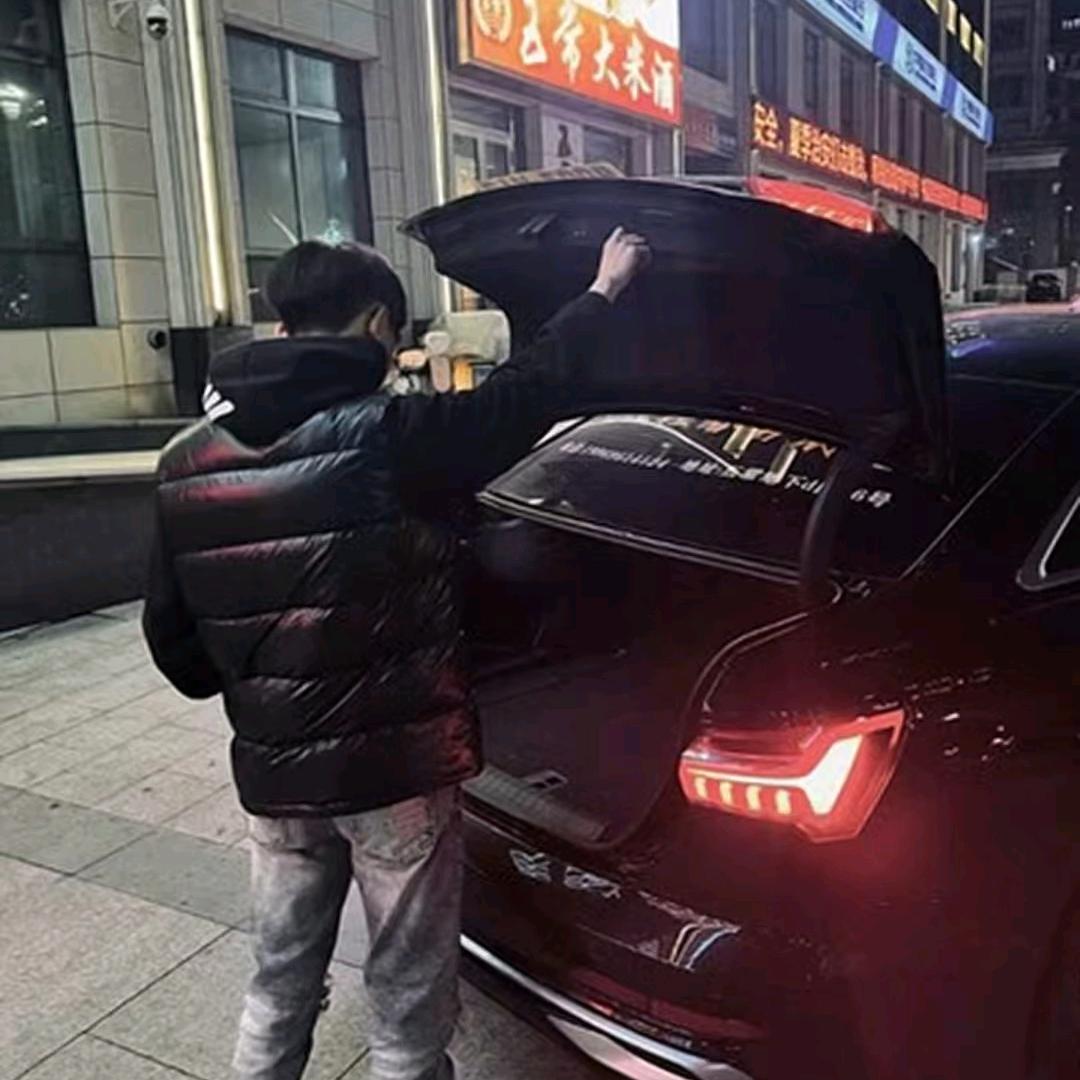 @ བཀྲ་-ཕུན།✈️