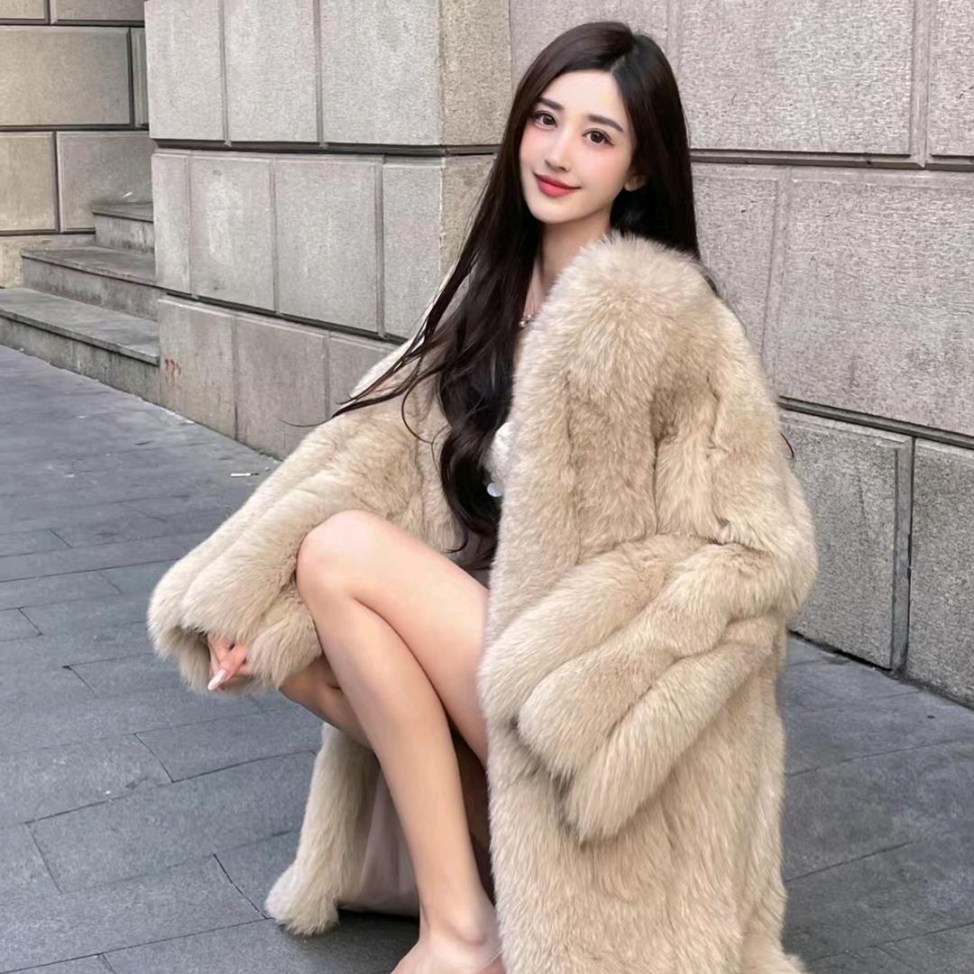 轻奢服饰源头厂家