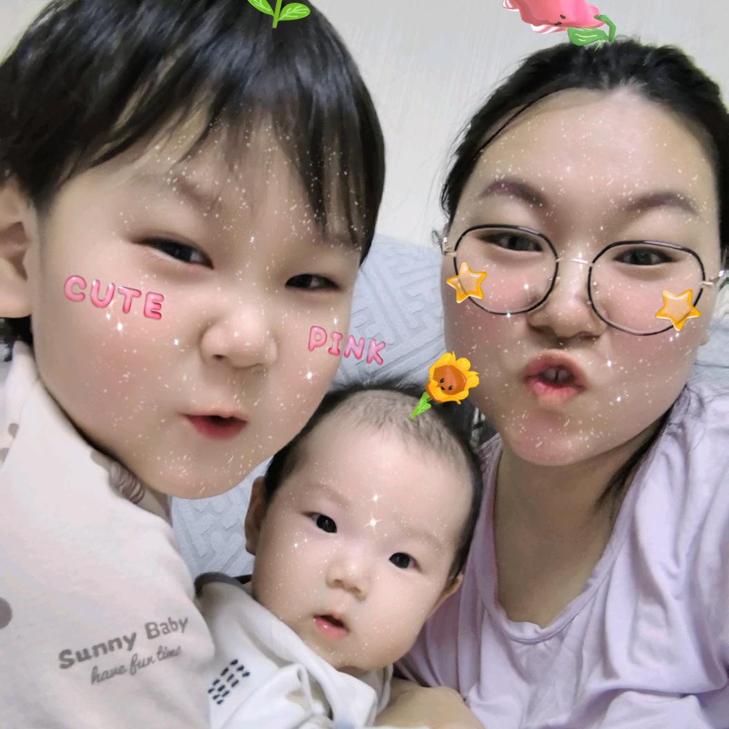 男娃女娃的90后妈妈