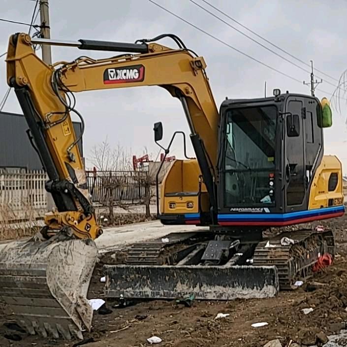 出租挖机:佳鑫.