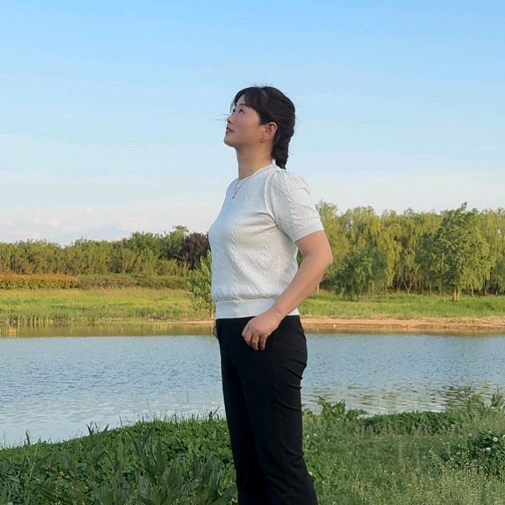 艾莉红