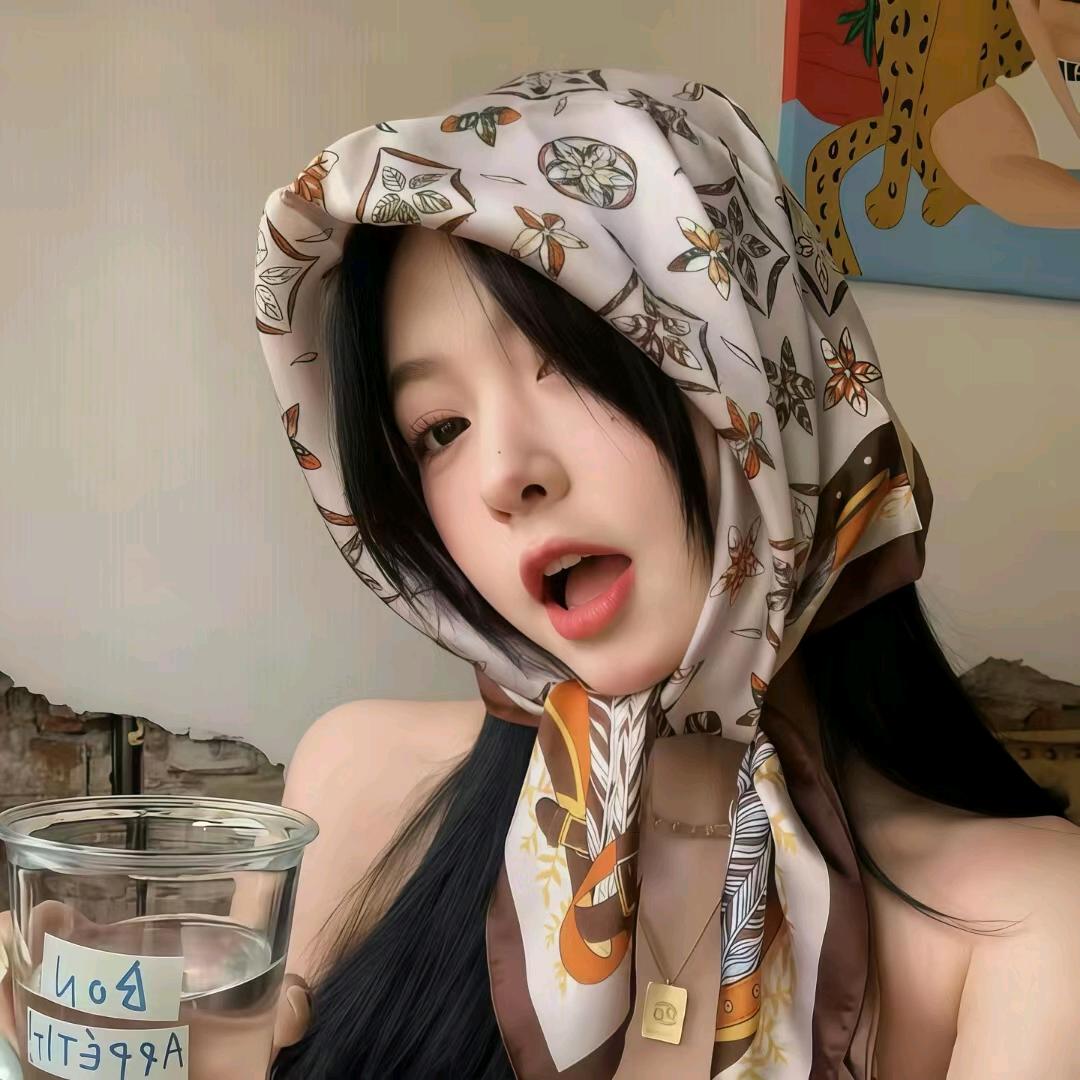 8月