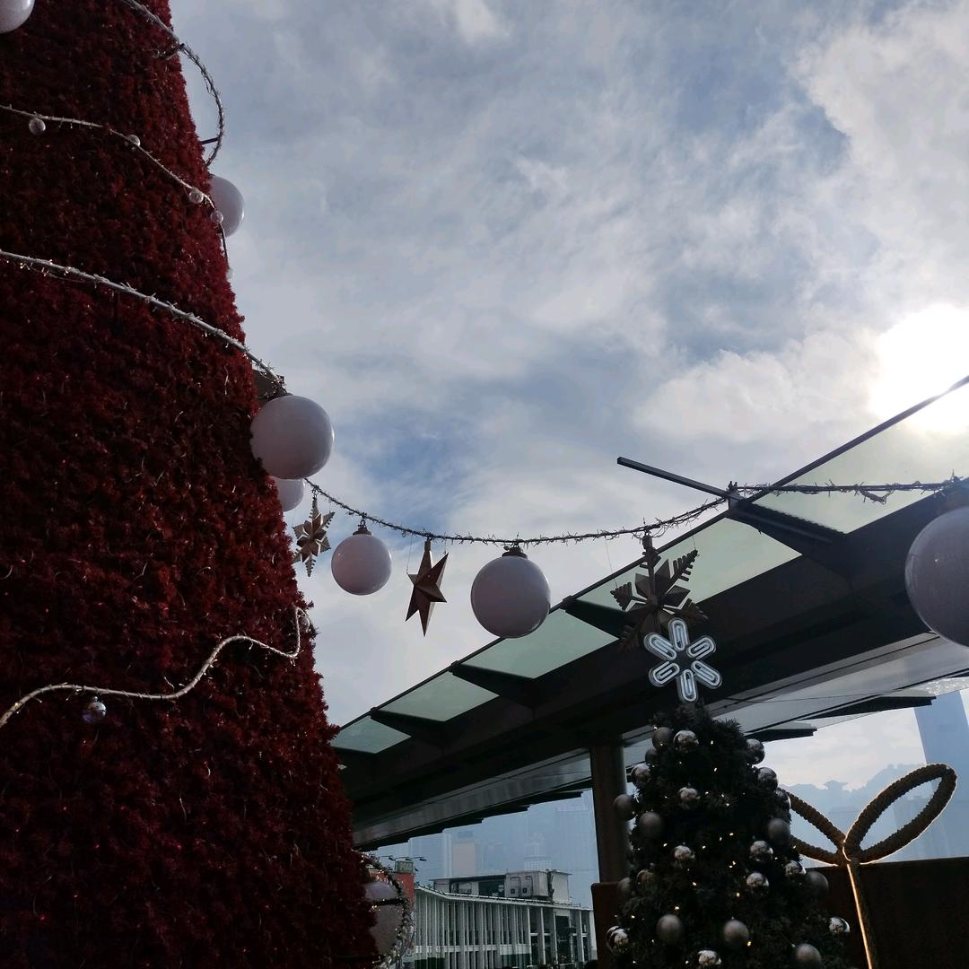 坐在江边没烦恼