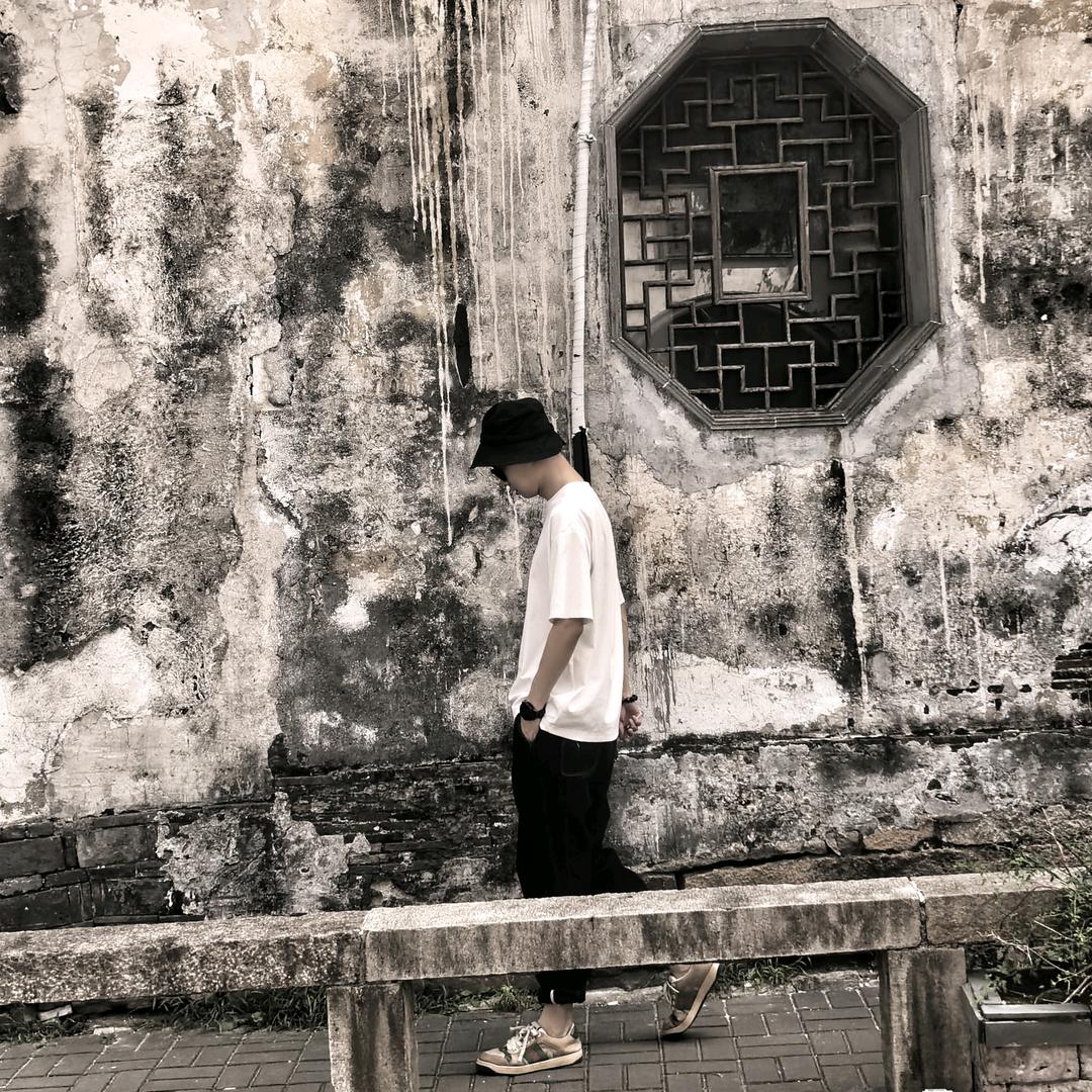 𝘼𝙝𝙤𝙡𝙞𝙘.