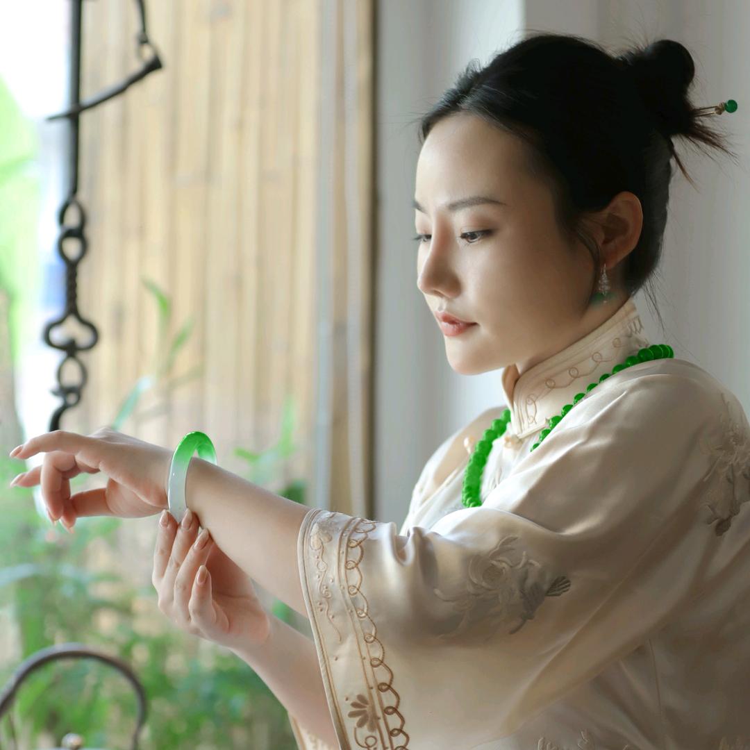 翡翠琬琬