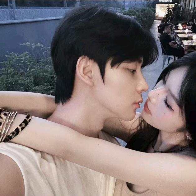 劣质的吉她