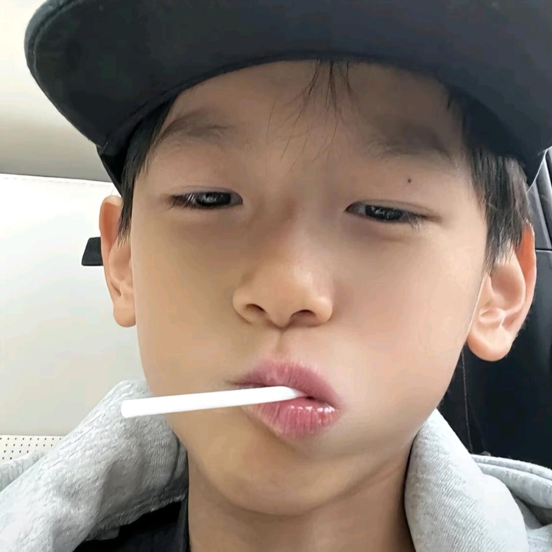 小鬼.