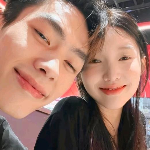 农村48岁大馋后妈离婚带俩娃.