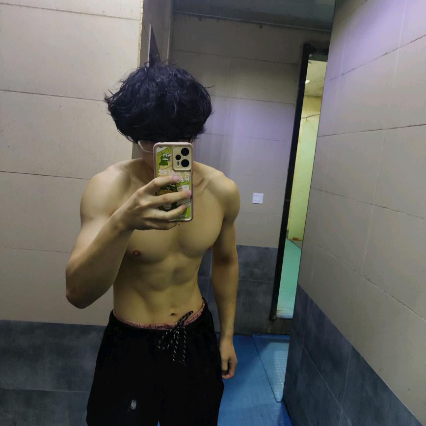 牛油果健身--小王