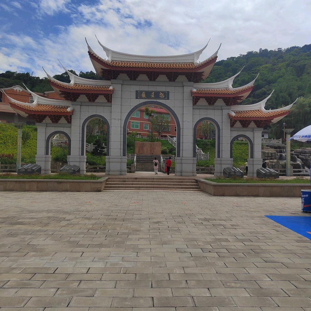 榕榕百货商行