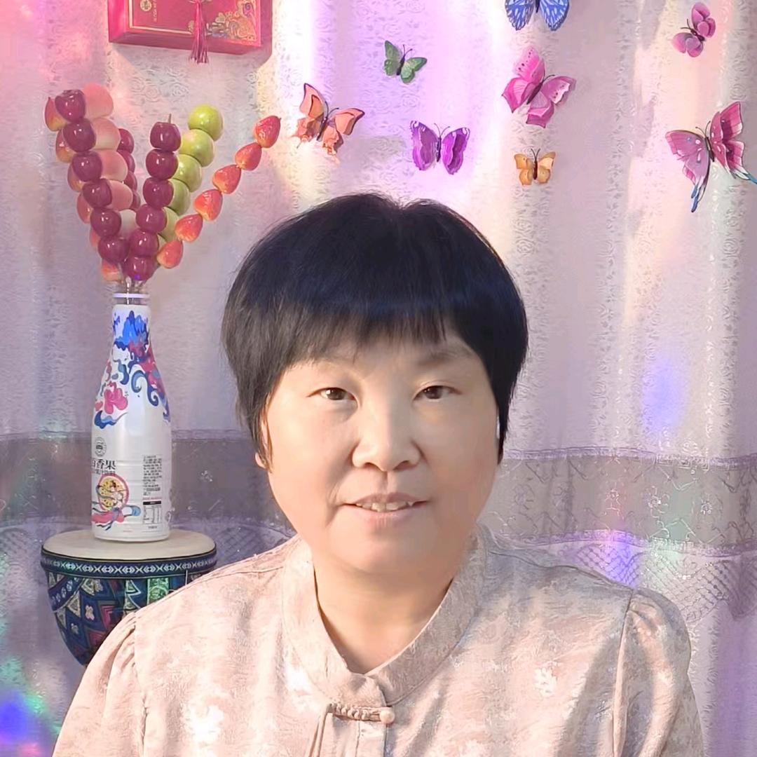 山楂周姐🎤（备用号）开播在主页