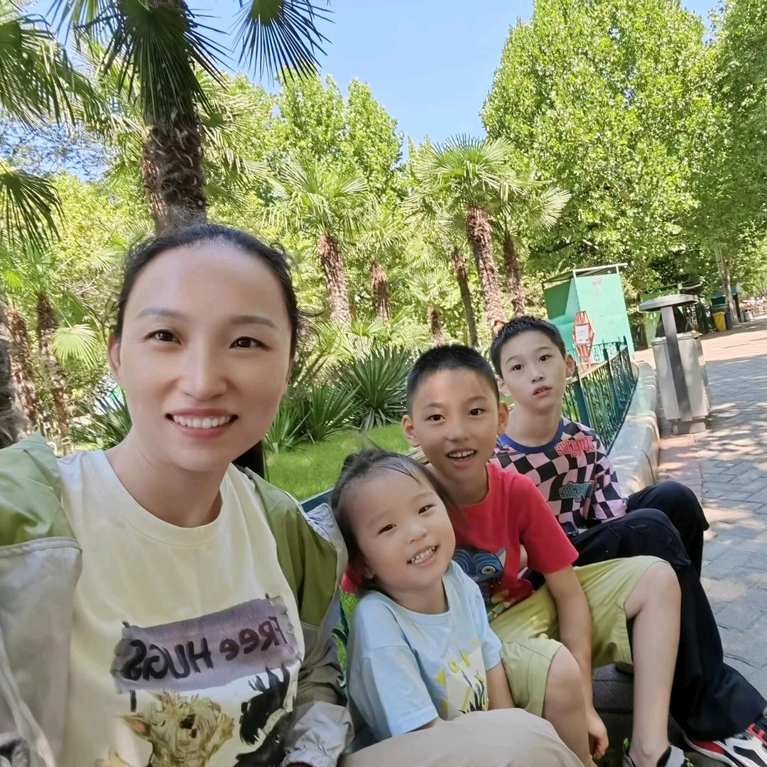 家有三颗糖🌹🌹🌹🍃