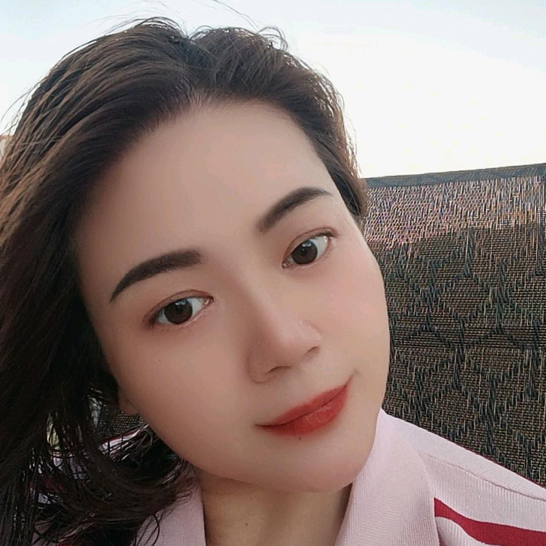 黄馨越