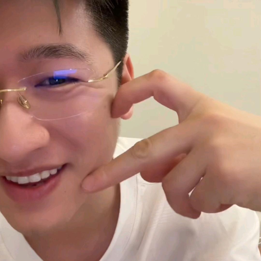 符小六⚡️ᴸ¹⁰⁹