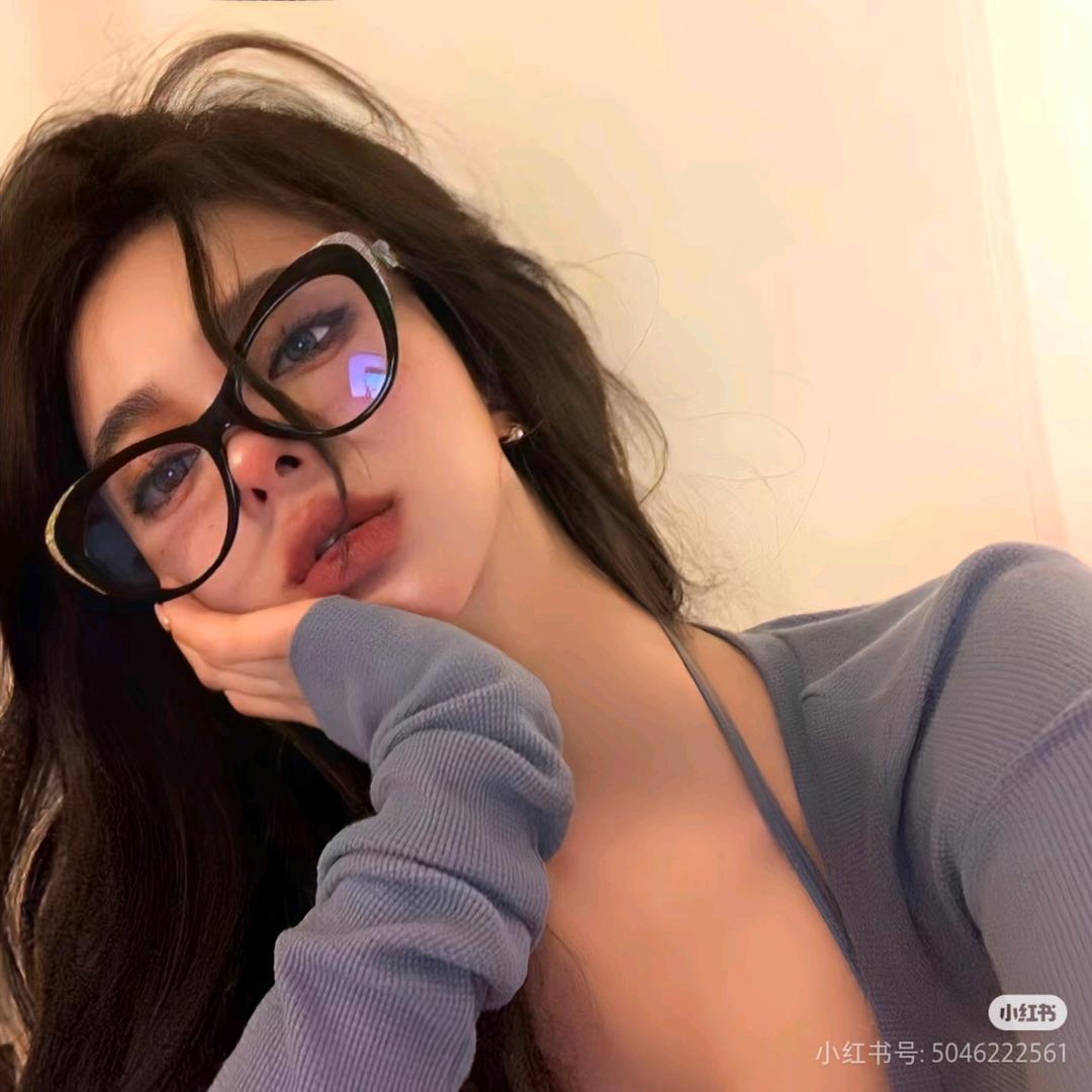 不⁴小哭包（◍•ᴗ•◍）