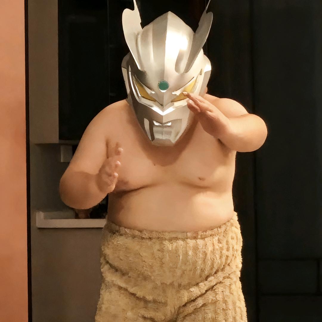 刘平安在搬百万砖