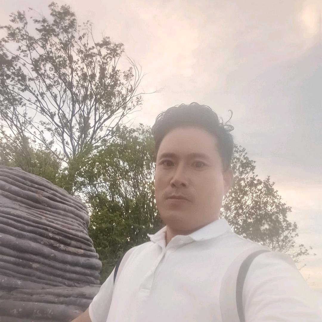 俊与琴为伴