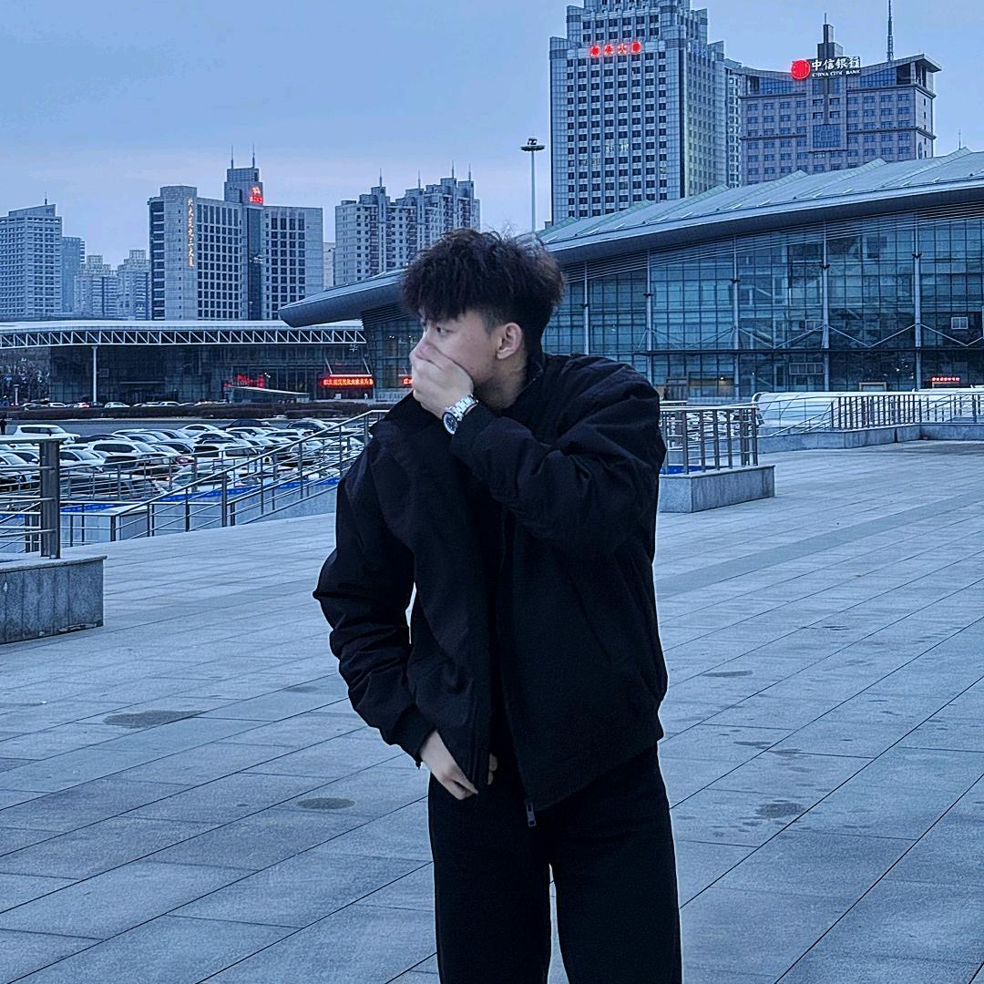 🌊 秀 轩 ⚡️