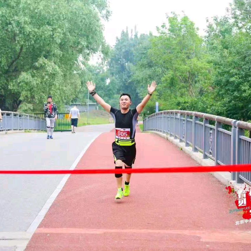 - 甩球跳操的阿玮