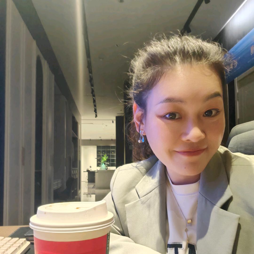 泰州好莱客家居馆张丹同学