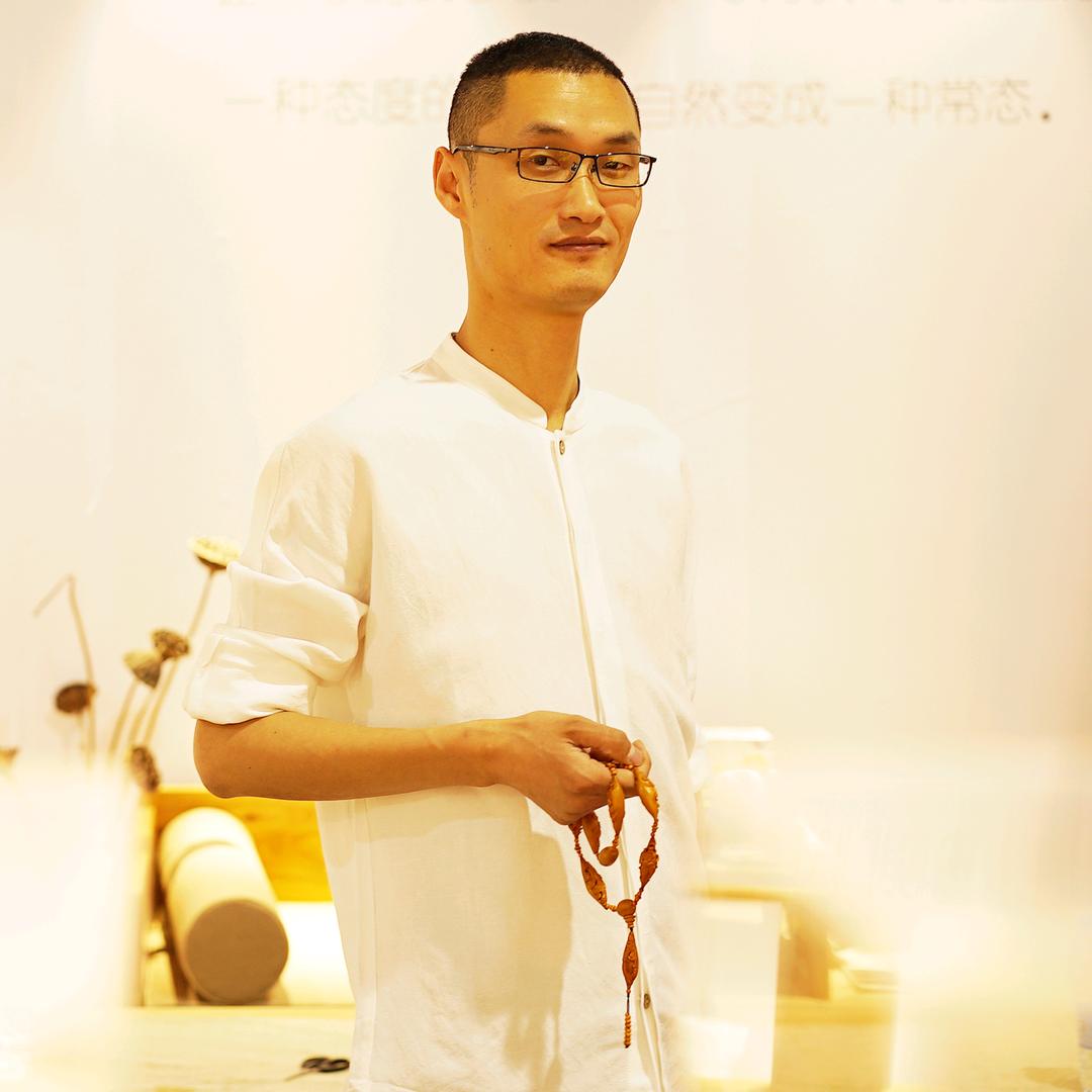 曹乐核雕