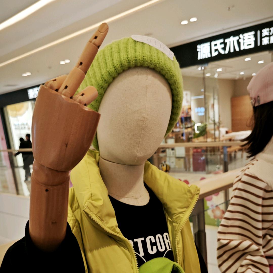 南瓜灯里是辣条