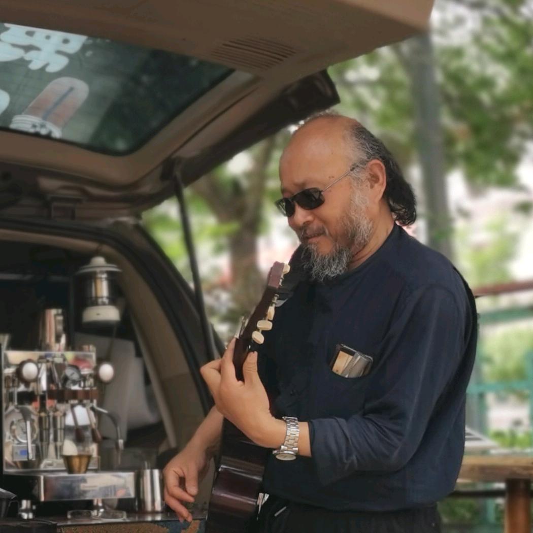 🎸一把老吉他COFFEE玩家摄影师