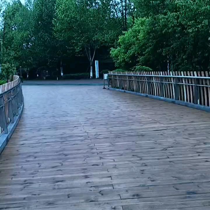 窗外，不一样的人生。