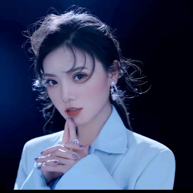 千屿sheila（时尚穿搭）