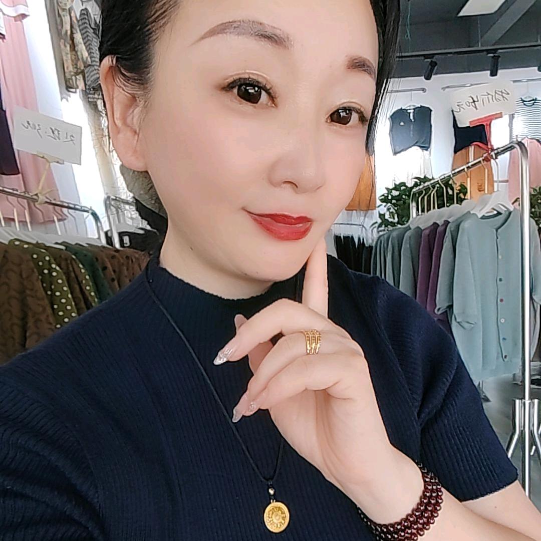 临颍县杜曲镇龙堂村靓衣坊精品女装