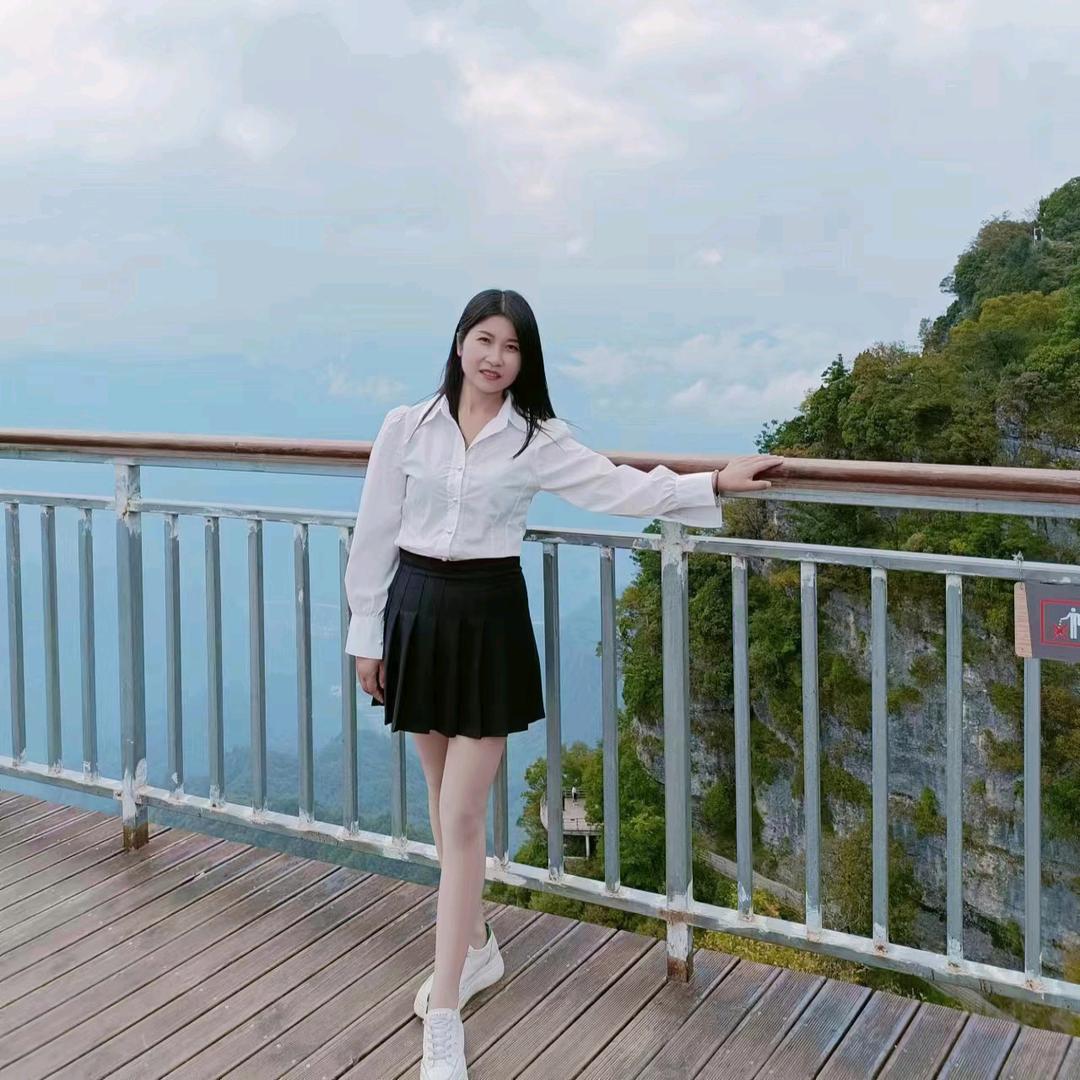 小芳: