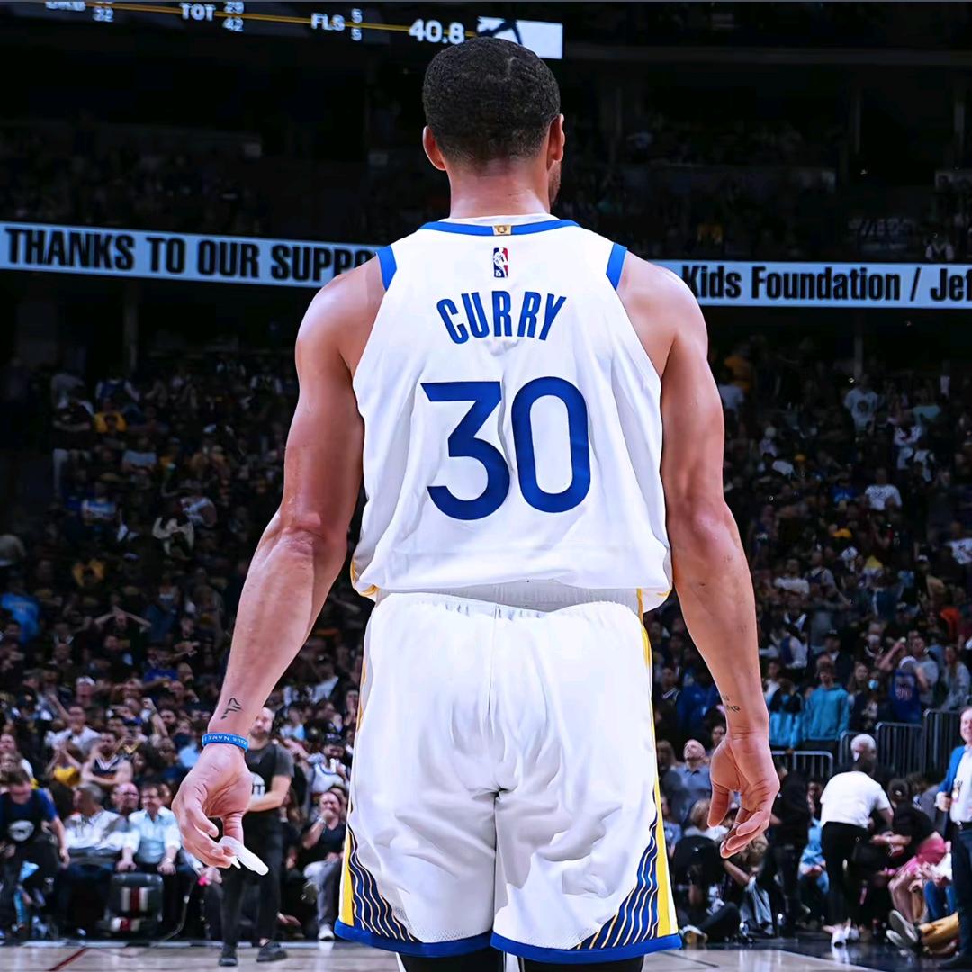 萌٩(๑^o^๑)۶神