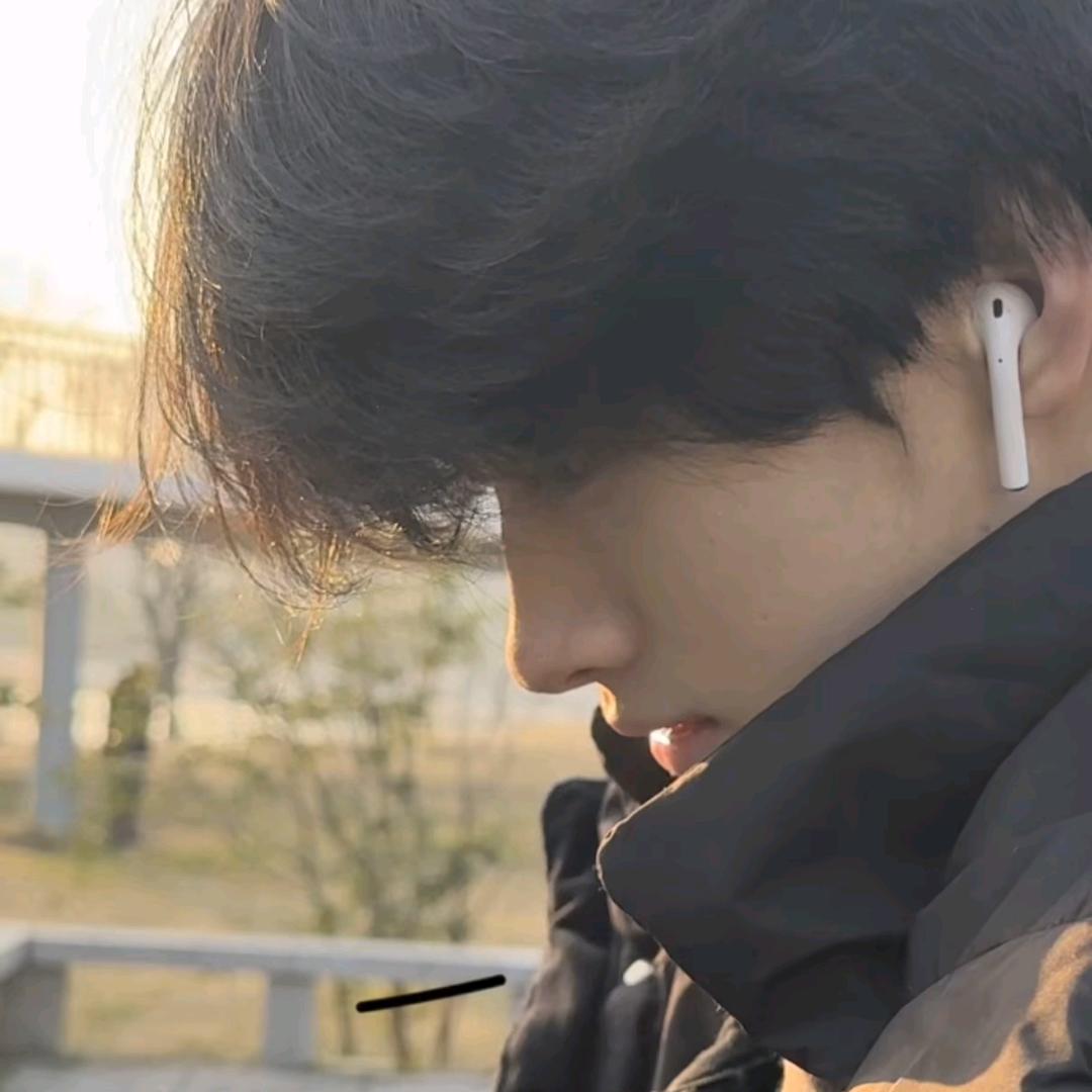 🧍‍♂️🧍‍♂️🧍‍♂️🧍‍♂️