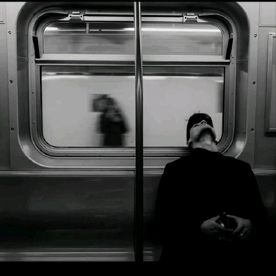 不会拍照的小孟