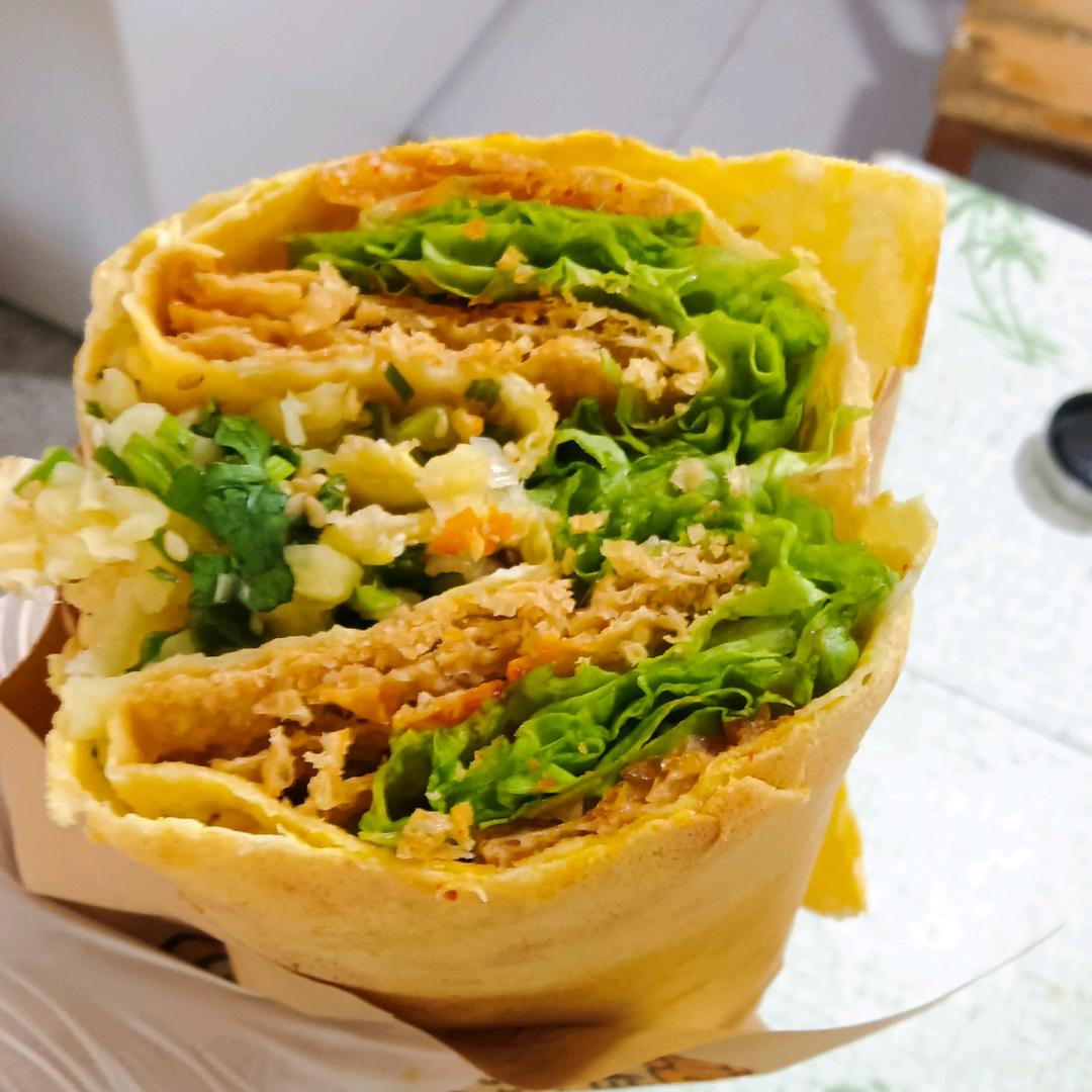 老修杂粮煎饼烤冷面，手抓饼鸡蛋灌饼