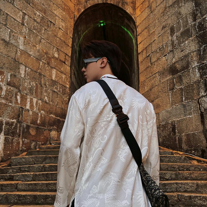 艳阳天 威廉先生