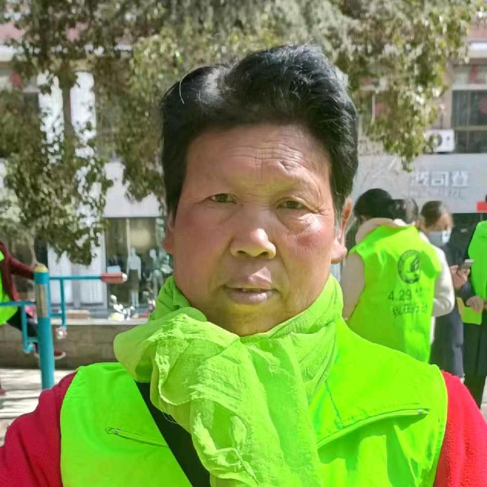 再往下面三个小点儿一点下它