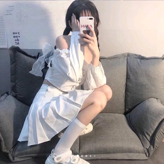 草莓冰激凌₍˄·͈༝·͈˄*₎◞ ̑̑