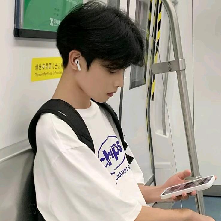 叫我大白兔奶糖🧸