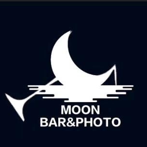 二两月亮自拍小酒馆