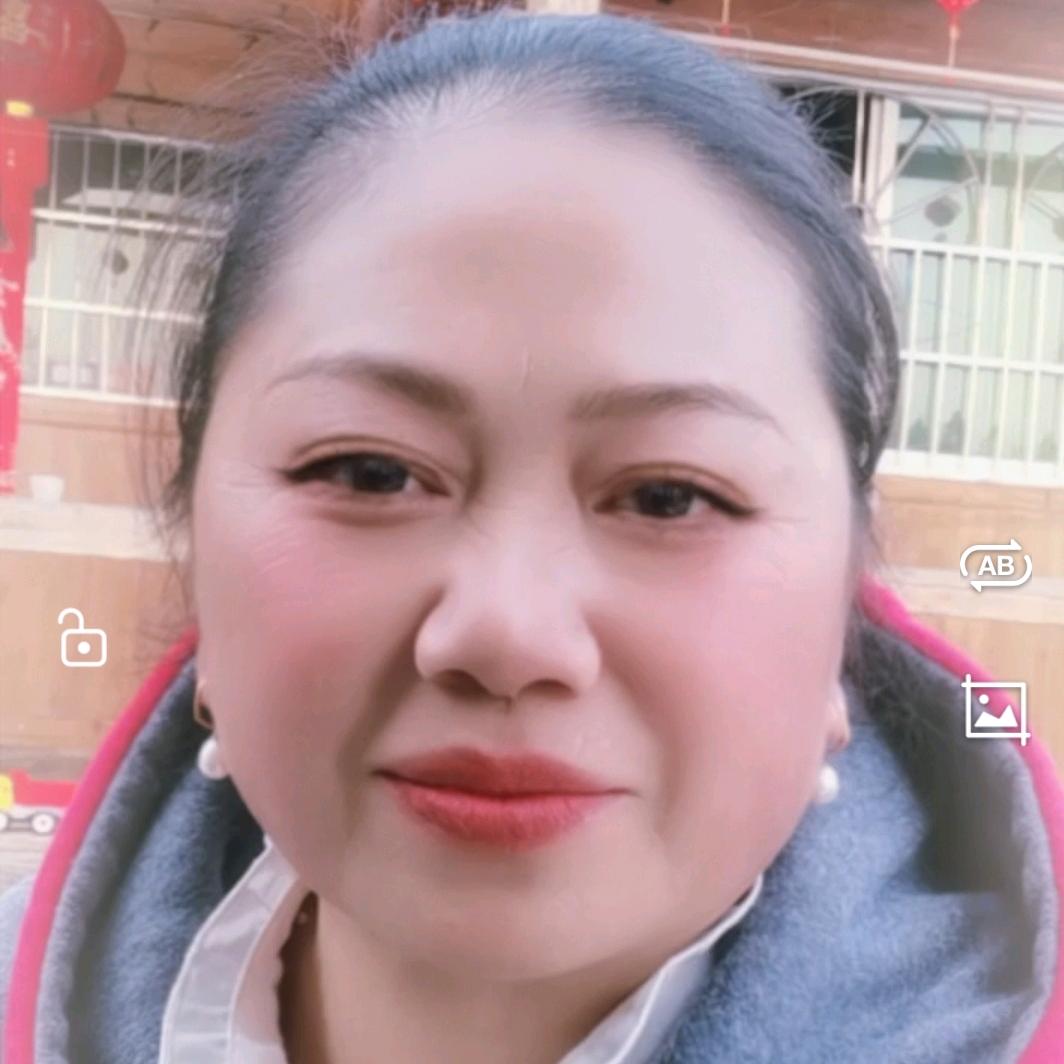 罗月