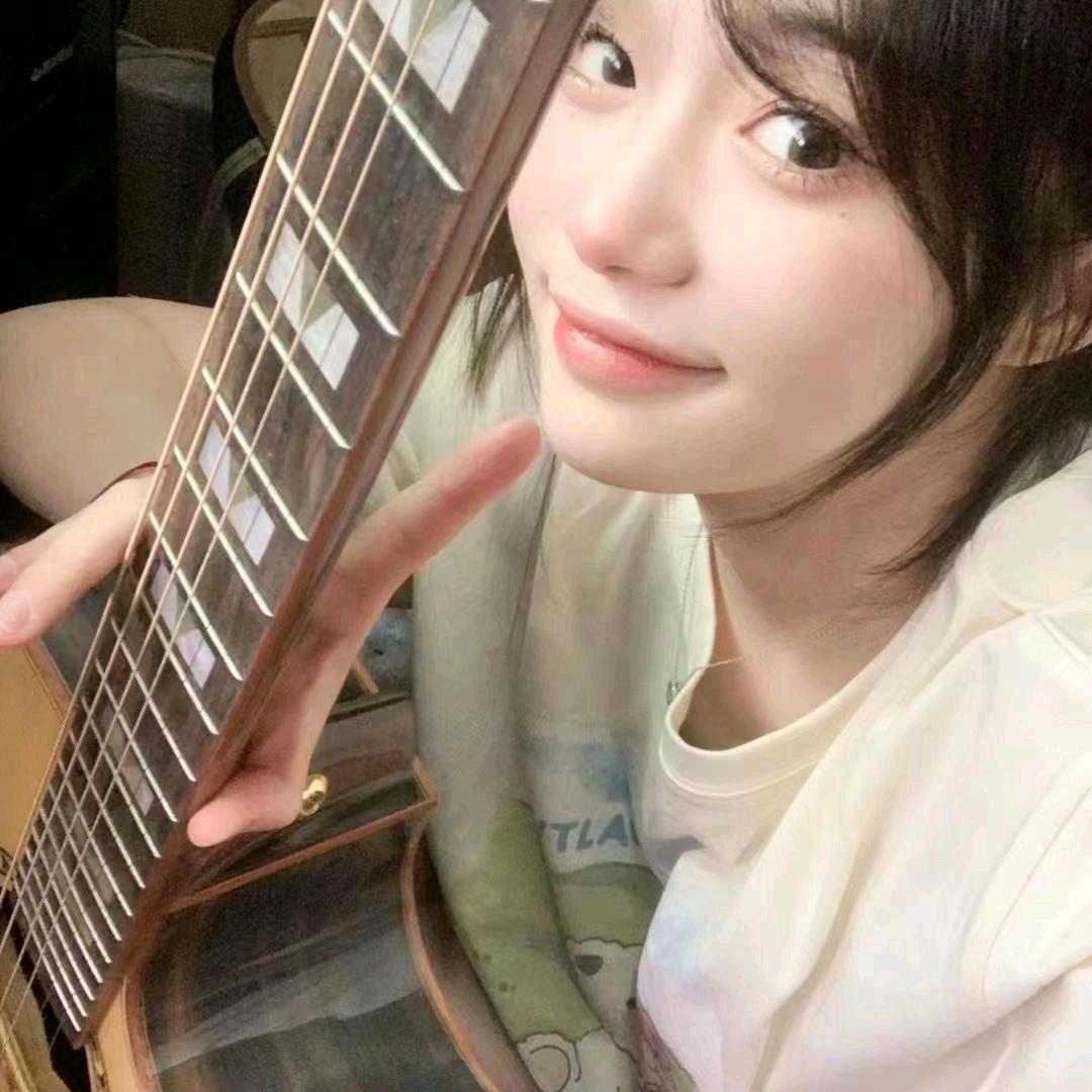 ( מּ,_מּ)魔蝎欣儿