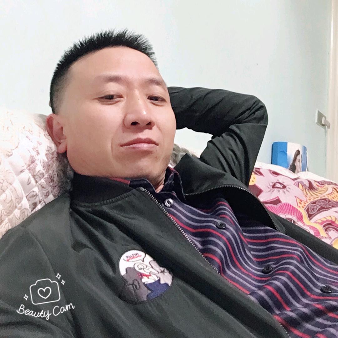 七八年的刚哥，要开开心心每一天