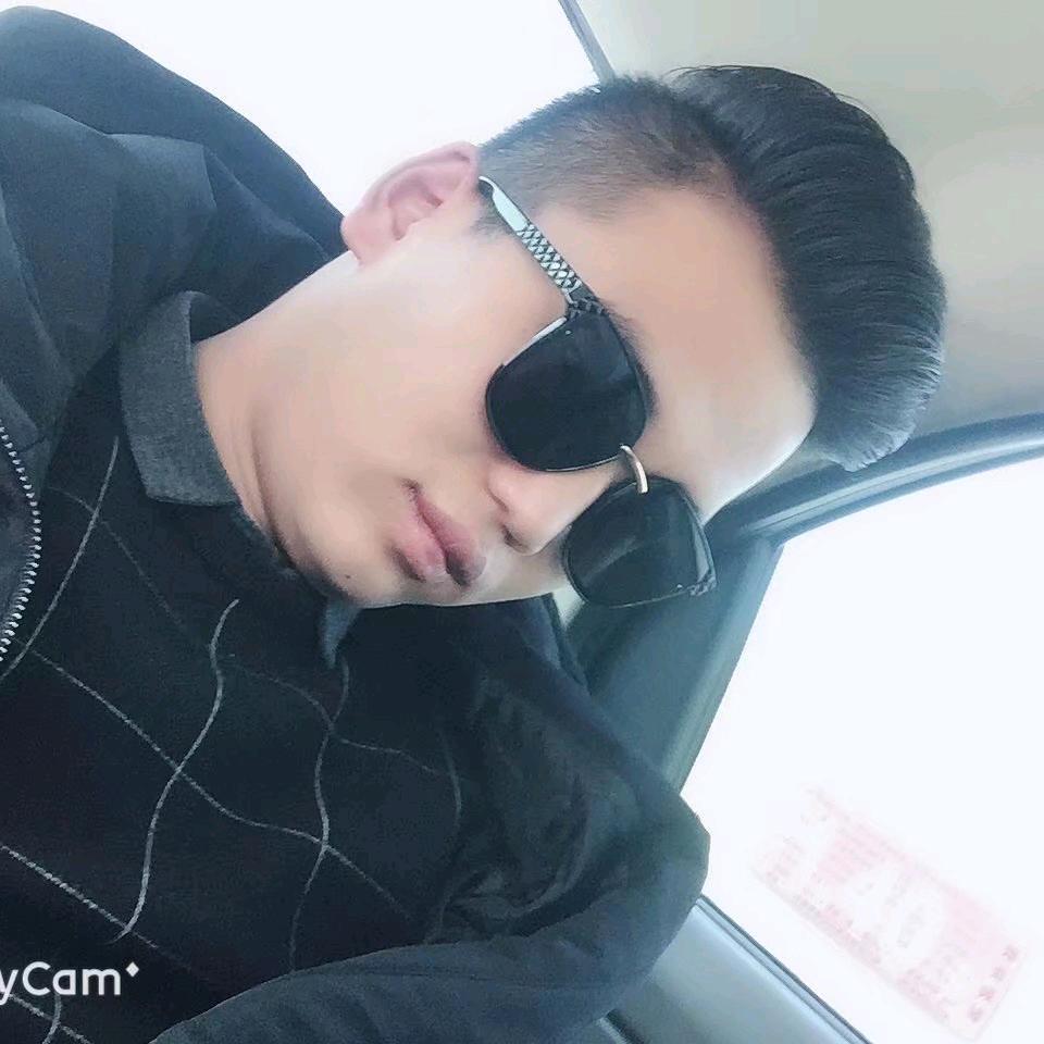王伟@