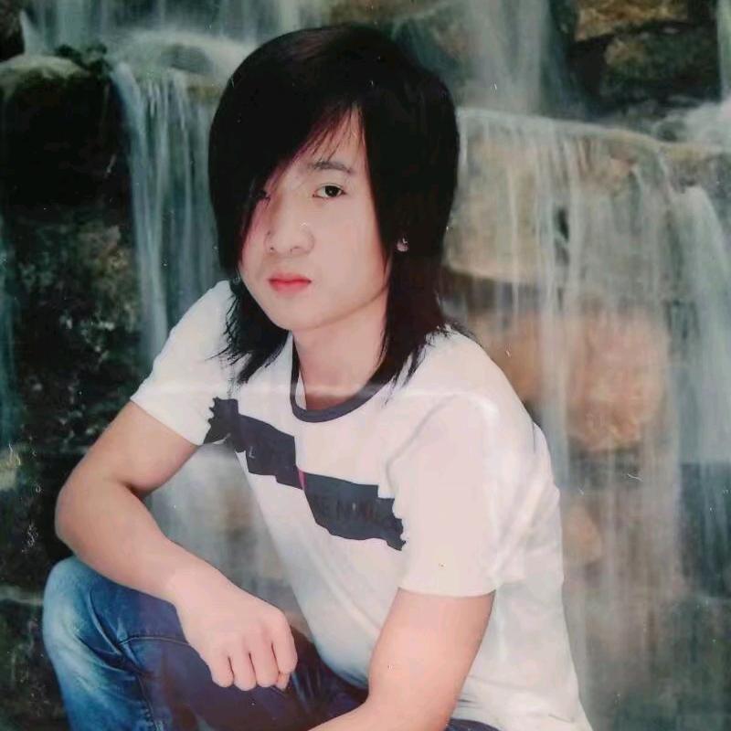 杨90曾经帅🉐站不稳。